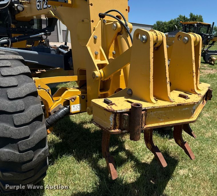 image for item EJ4564 2014 John Deere 672G motor grader
