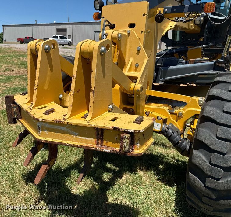 image for item EJ4564 2014 John Deere 672G motor grader