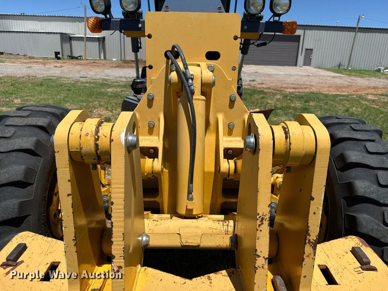 image for item EJ4564 2014 John Deere 672G motor grader