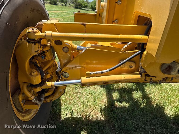 image for item EJ4564 2014 John Deere 672G motor grader