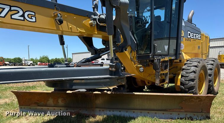 image for item EJ4564 2014 John Deere 672G motor grader