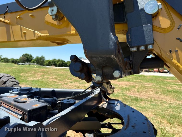 image for item EJ4564 2014 John Deere 672G motor grader