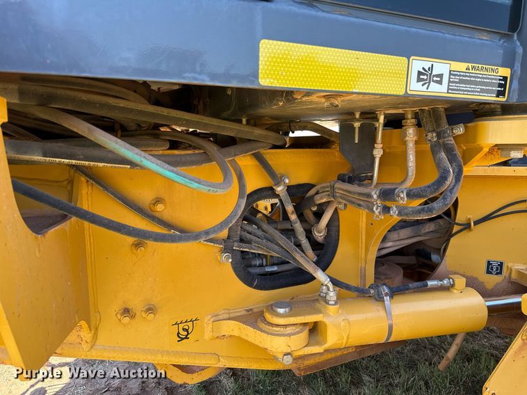 image for item EJ4564 2014 John Deere 672G motor grader