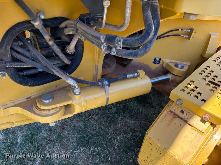 image for item EJ4564 2014 John Deere 672G motor grader