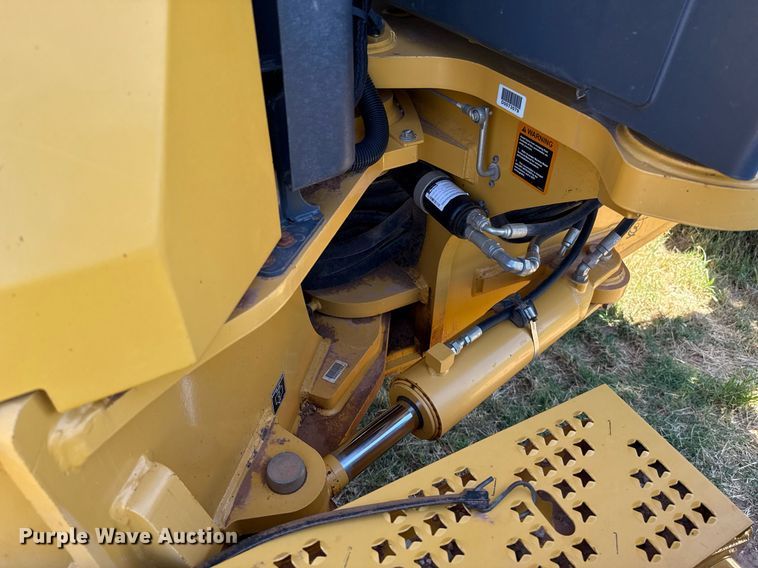 image for item EJ4564 2014 John Deere 672G motor grader