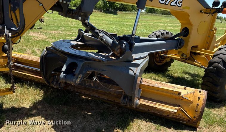 image for item EJ4564 2014 John Deere 672G motor grader