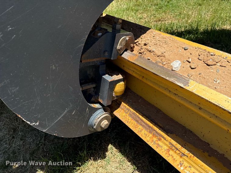 image for item EJ4564 2014 John Deere 672G motor grader