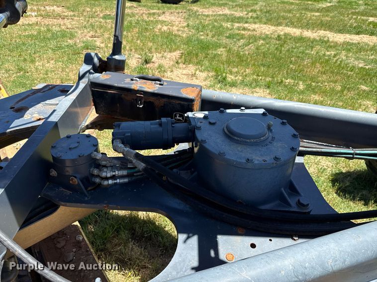 image for item EJ4564 2014 John Deere 672G motor grader