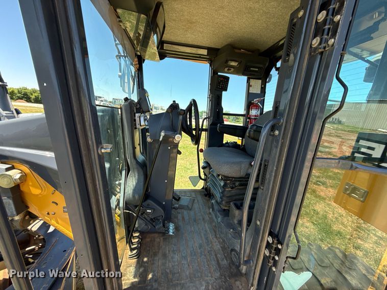 image for item EJ4564 2014 John Deere 672G motor grader