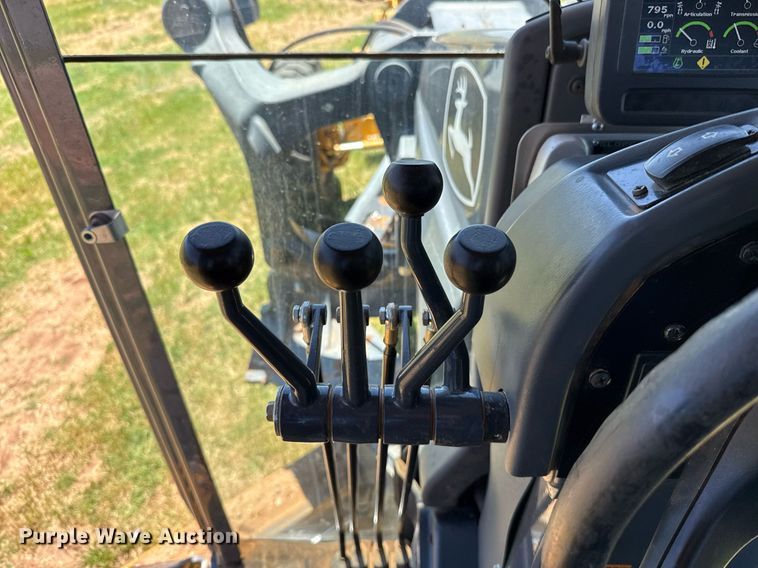 image for item EJ4564 2014 John Deere 672G motor grader