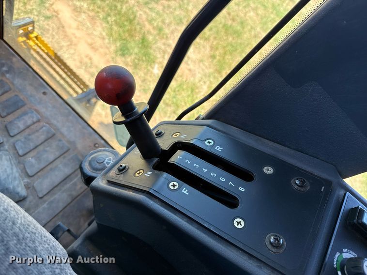 image for item EJ4564 2014 John Deere 672G motor grader