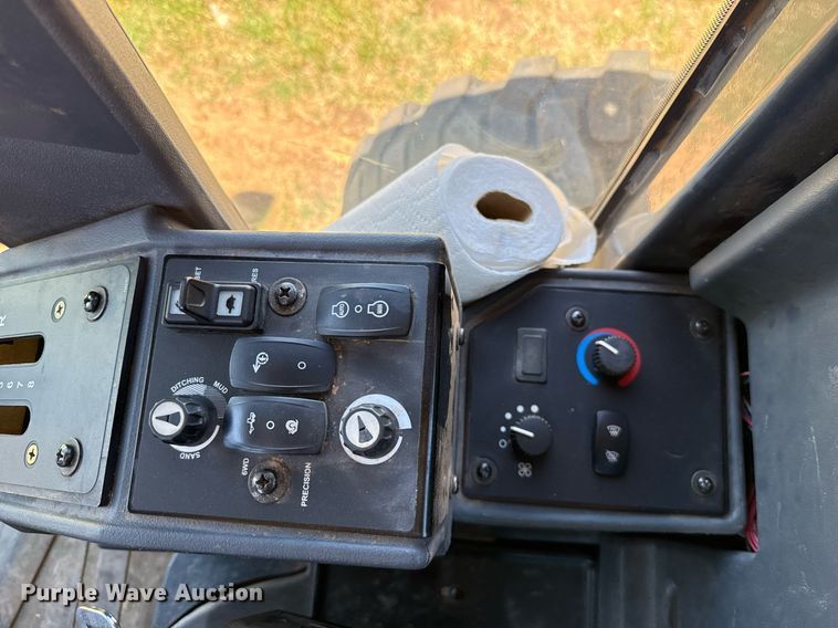 image for item EJ4564 2014 John Deere 672G motor grader