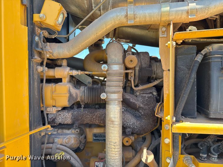 image for item EJ4564 2014 John Deere 672G motor grader