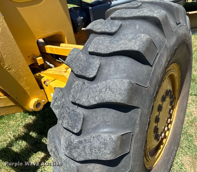 image for item EJ4564 2014 John Deere 672G motor grader