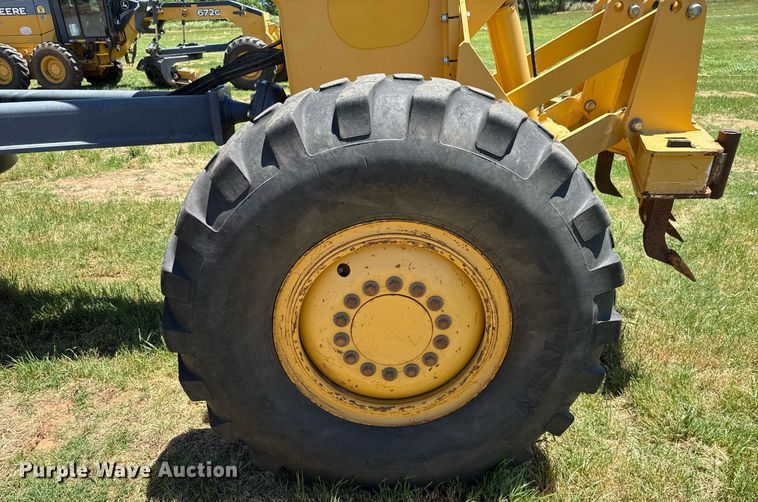 image for item EJ4564 2014 John Deere 672G motor grader