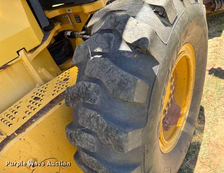 image for item EJ4564 2014 John Deere 672G motor grader