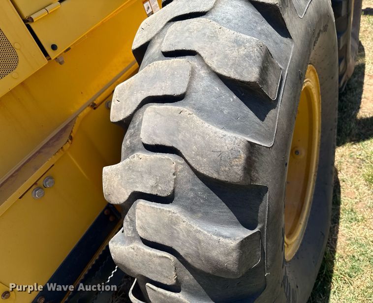 image for item EJ4564 2014 John Deere 672G motor grader