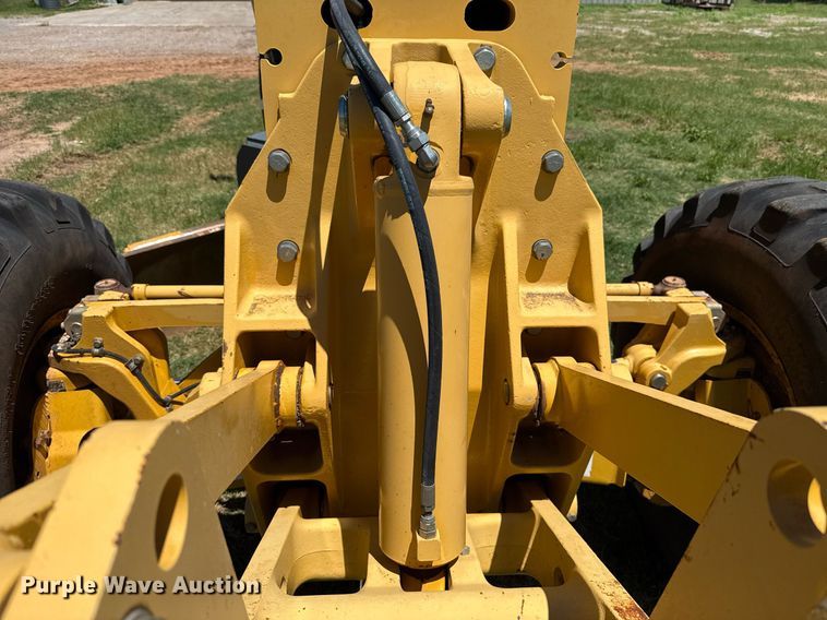 image for item EJ4565 2014 John Deere 672G motor grader