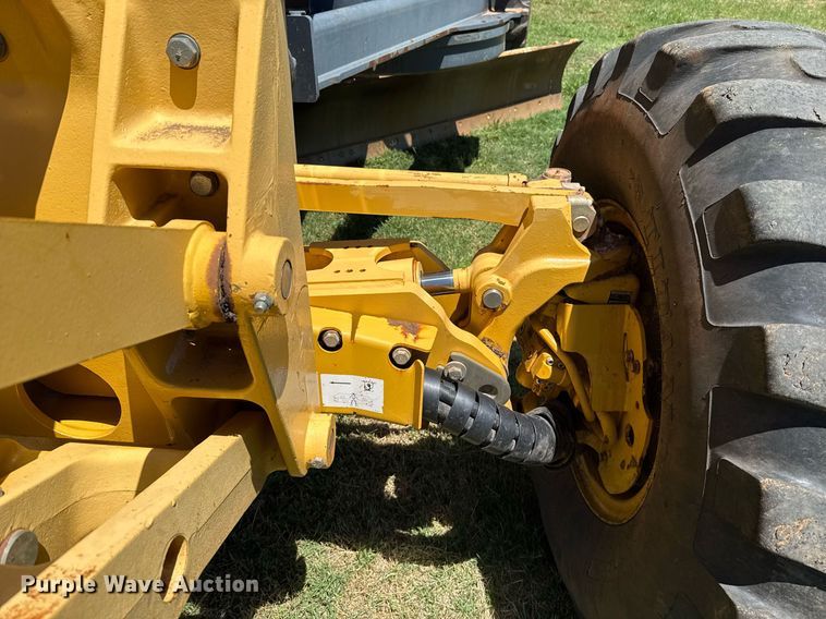 image for item EJ4565 2014 John Deere 672G motor grader