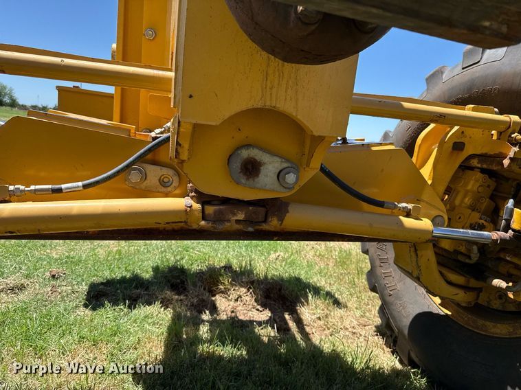 image for item EJ4565 2014 John Deere 672G motor grader