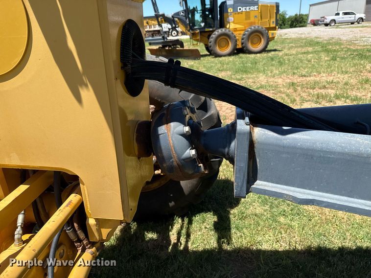 image for item EJ4565 2014 John Deere 672G motor grader