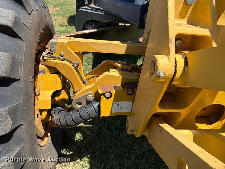 image for item EJ4565 2014 John Deere 672G motor grader