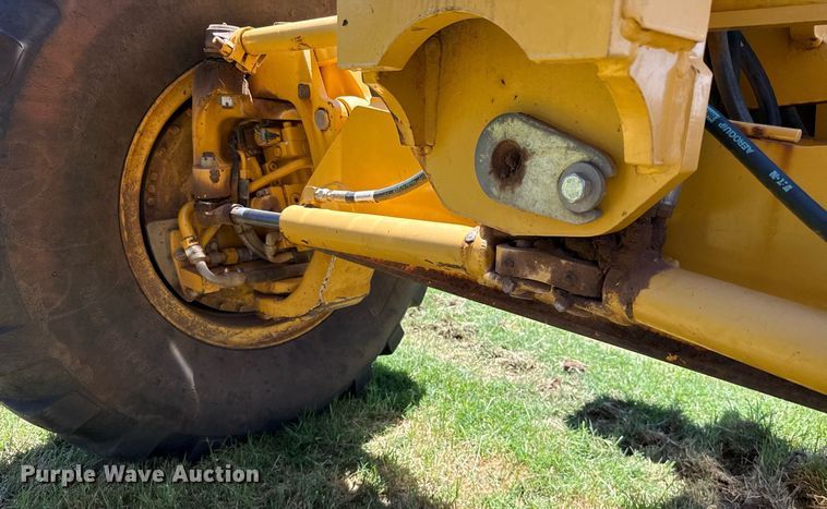 image for item EJ4565 2014 John Deere 672G motor grader