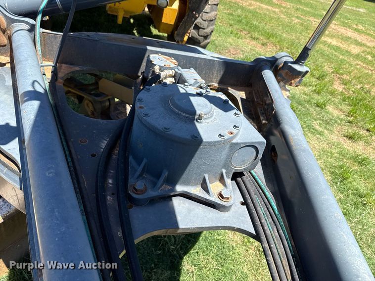 image for item EJ4565 2014 John Deere 672G motor grader