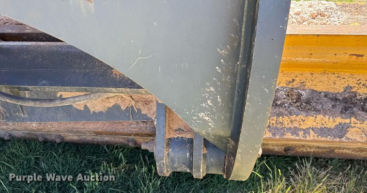 image for item EJ4565 2014 John Deere 672G motor grader