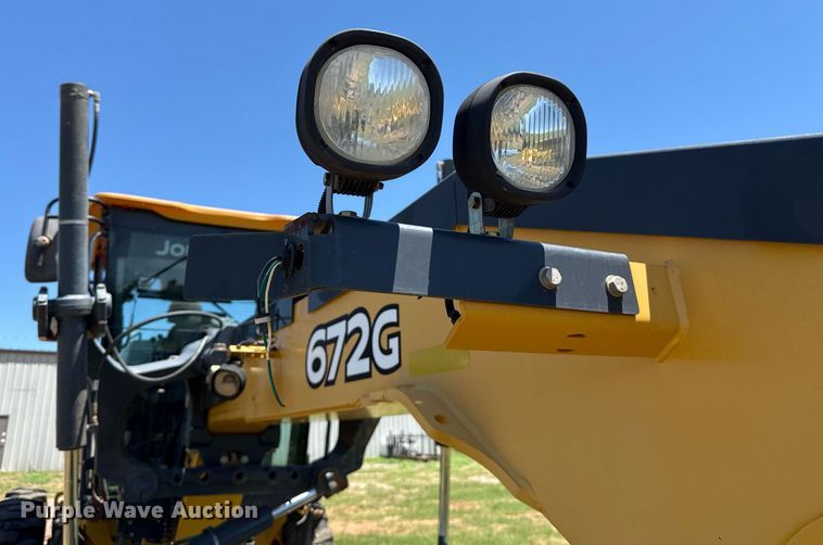 image for item EJ4565 2014 John Deere 672G motor grader