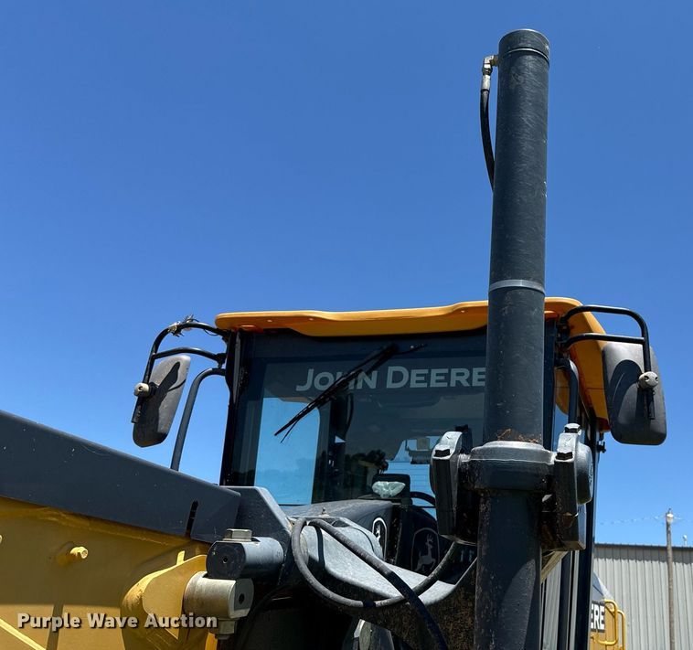 image for item EJ4565 2014 John Deere 672G motor grader