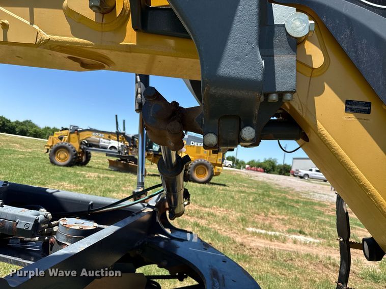 image for item EJ4565 2014 John Deere 672G motor grader