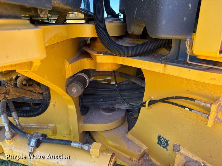 image for item EJ4565 2014 John Deere 672G motor grader