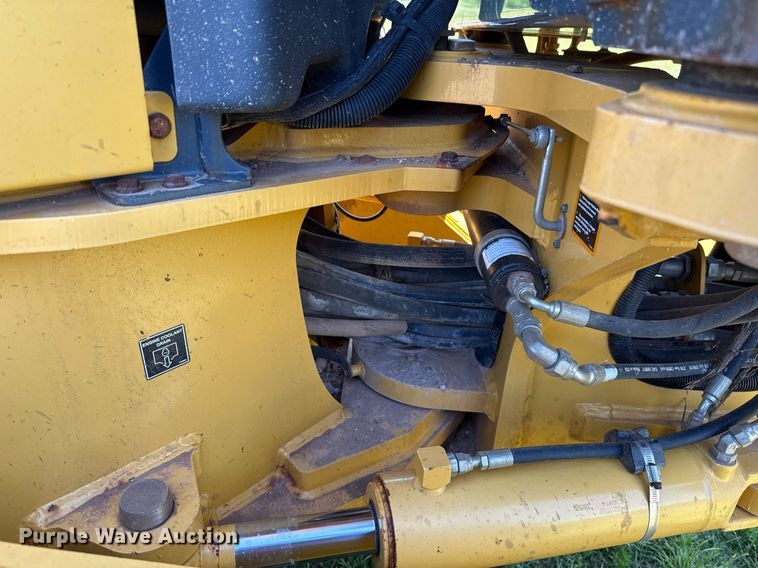 image for item EJ4565 2014 John Deere 672G motor grader