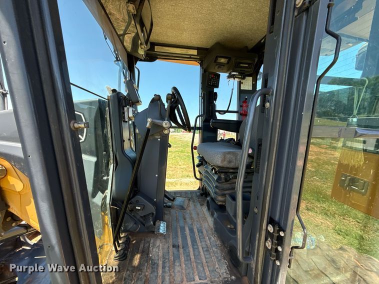 image for item EJ4565 2014 John Deere 672G motor grader