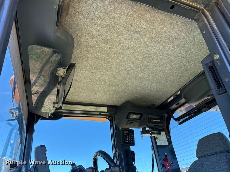 image for item EJ4565 2014 John Deere 672G motor grader