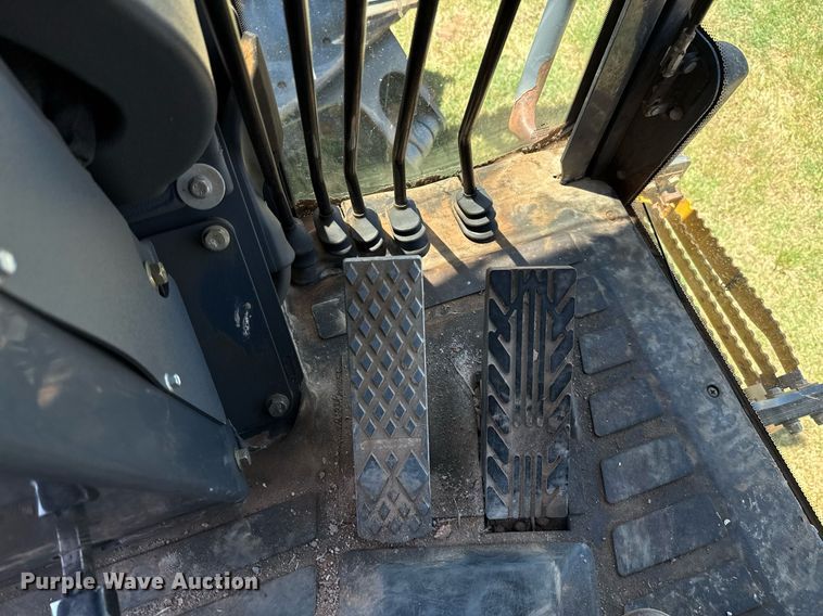 image for item EJ4565 2014 John Deere 672G motor grader