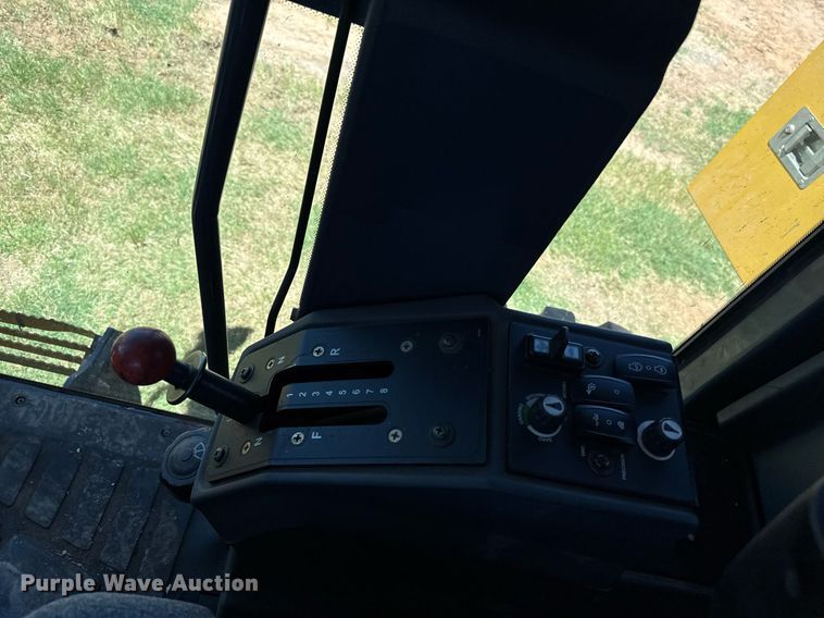 image for item EJ4565 2014 John Deere 672G motor grader