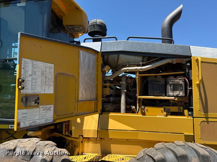 image for item EJ4565 2014 John Deere 672G motor grader