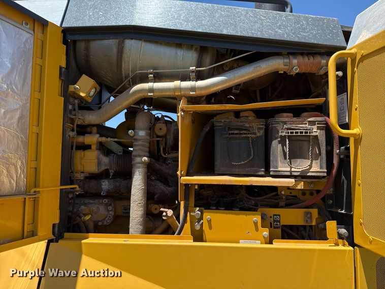 image for item EJ4565 2014 John Deere 672G motor grader