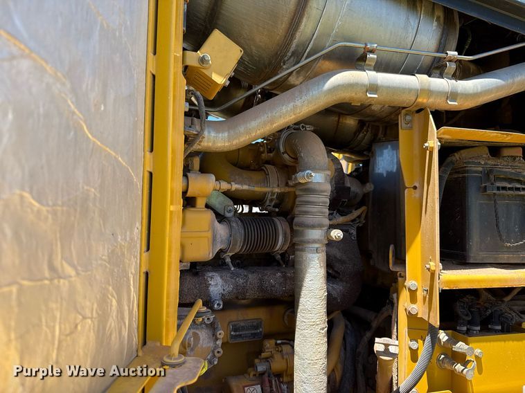 image for item EJ4565 2014 John Deere 672G motor grader