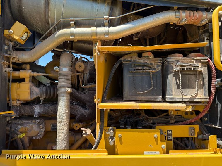 image for item EJ4565 2014 John Deere 672G motor grader