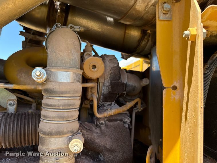 image for item EJ4565 2014 John Deere 672G motor grader