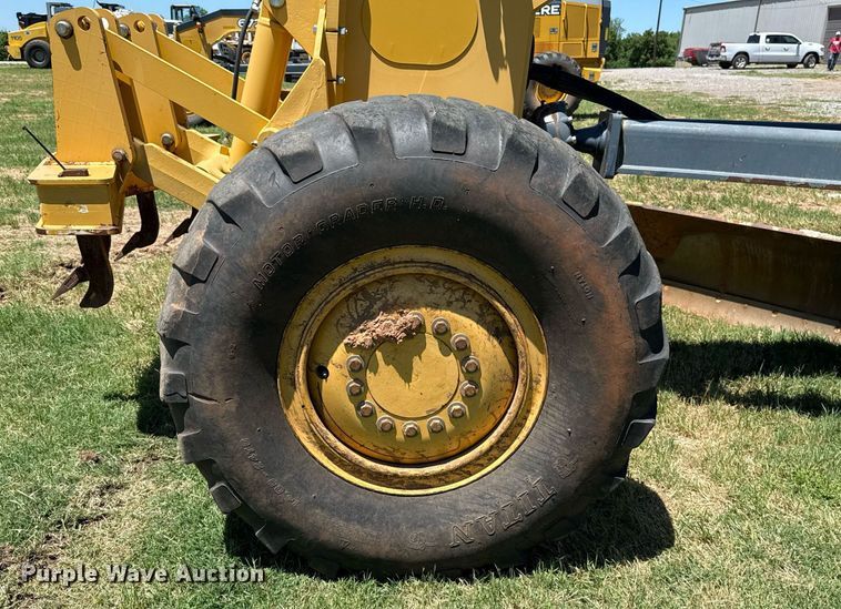 image for item EJ4565 2014 John Deere 672G motor grader