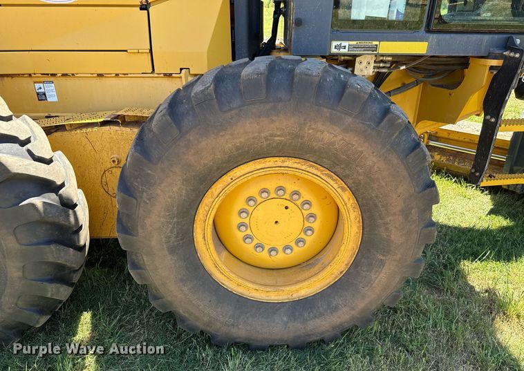 image for item EJ4565 2014 John Deere 672G motor grader