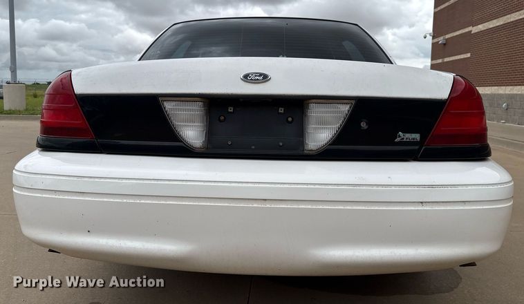 image for item EJ4602 2010 Ford Crown Victoria Police Interceptor 