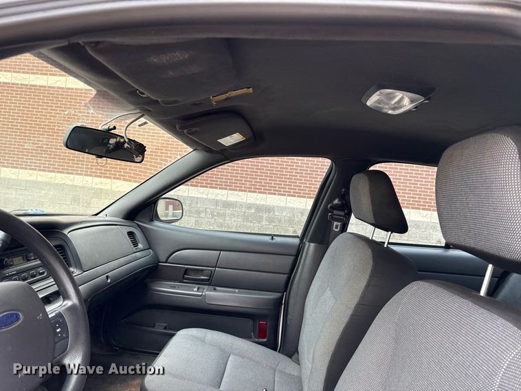 image for item EJ4602 2010 Ford Crown Victoria Police Interceptor 