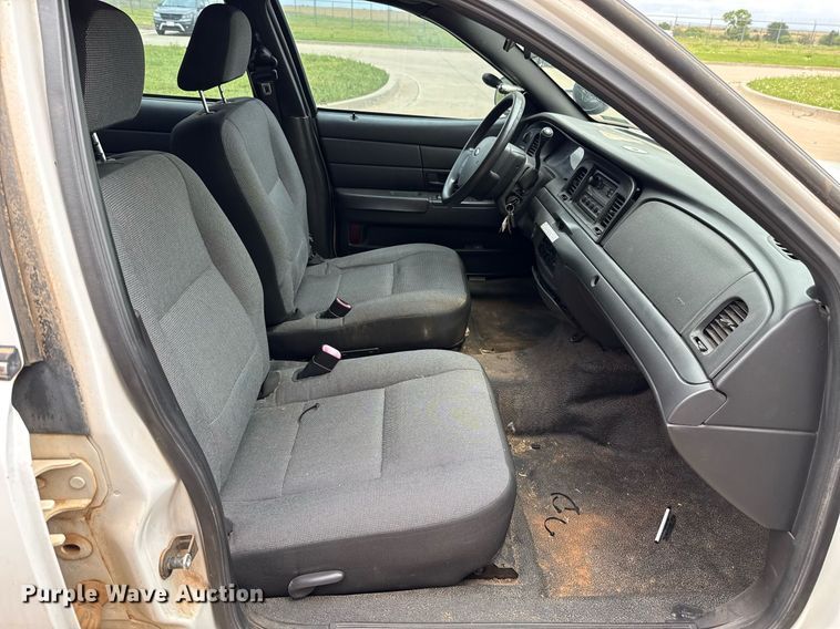 image for item EJ4602 2010 Ford Crown Victoria Police Interceptor 