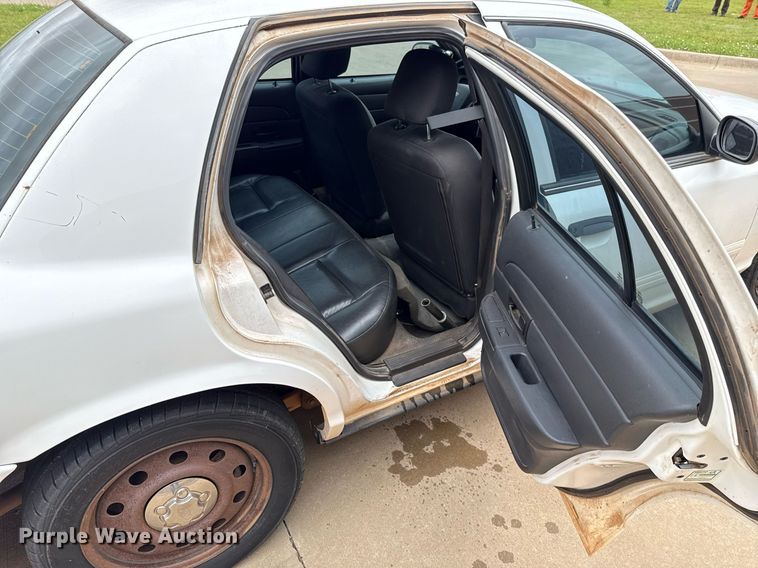 image for item EJ4602 2010 Ford Crown Victoria Police Interceptor 