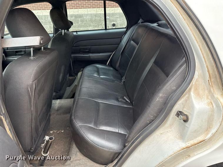 image for item EJ4602 2010 Ford Crown Victoria Police Interceptor 